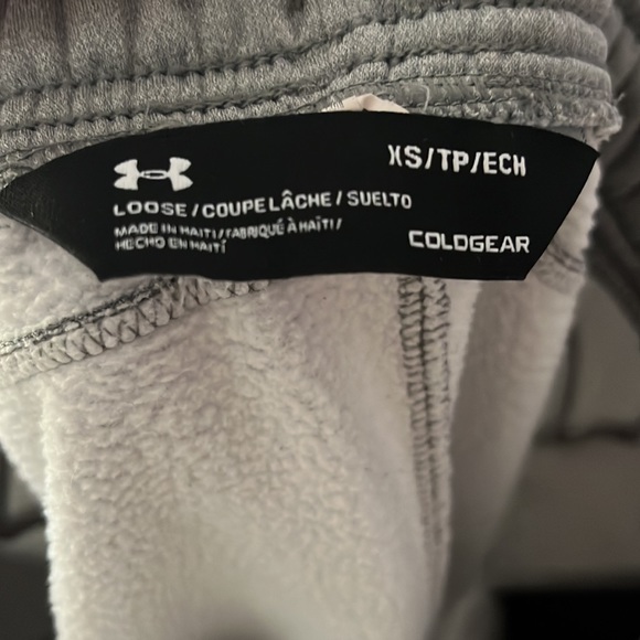 SOLD - Grey Fleece Lined Under Armour Pants **DO NOT BUY** - Picture 4 of 4
